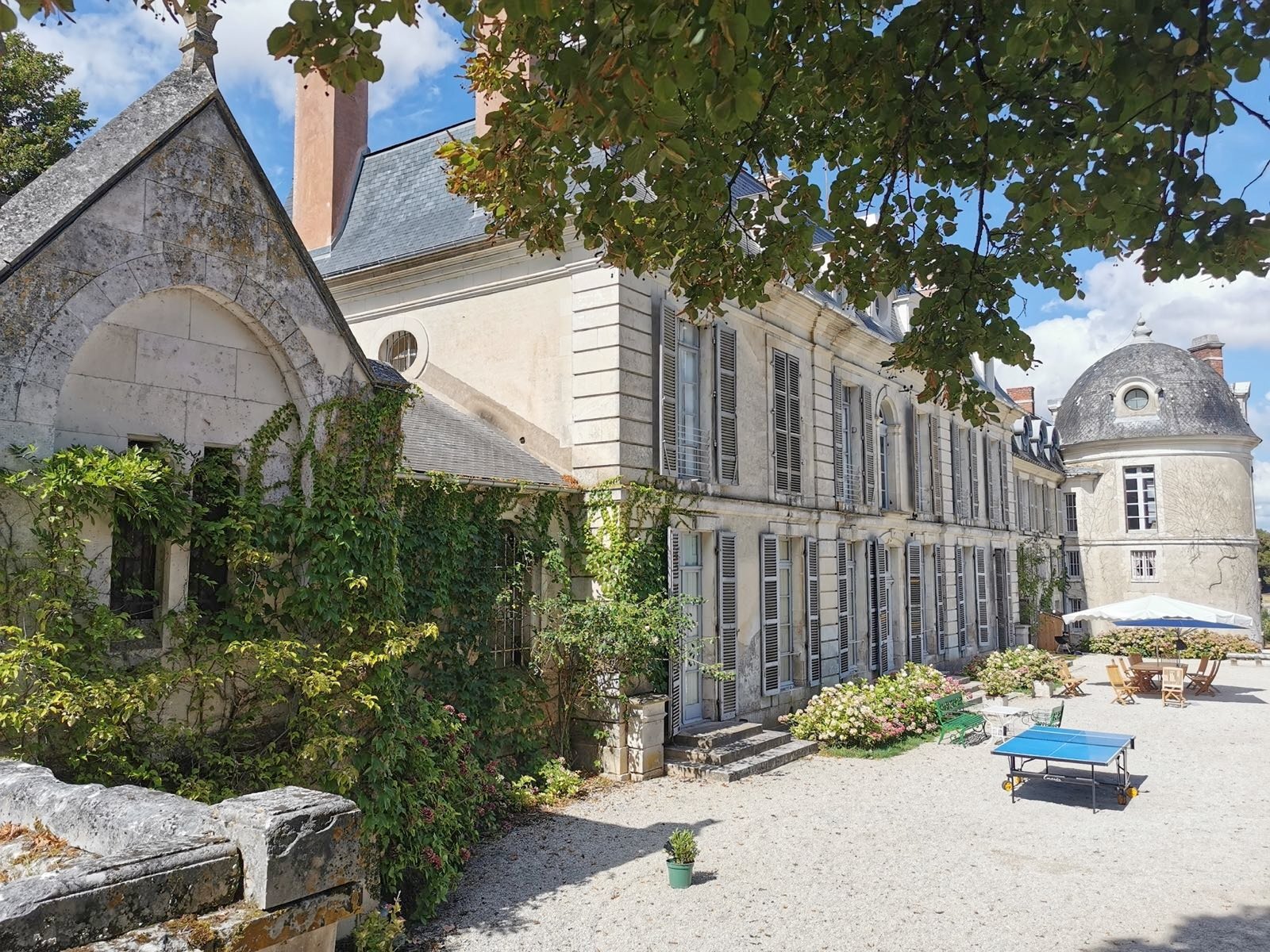 bourgogne franche comte chateau des barres yonne versailles devanture chateau