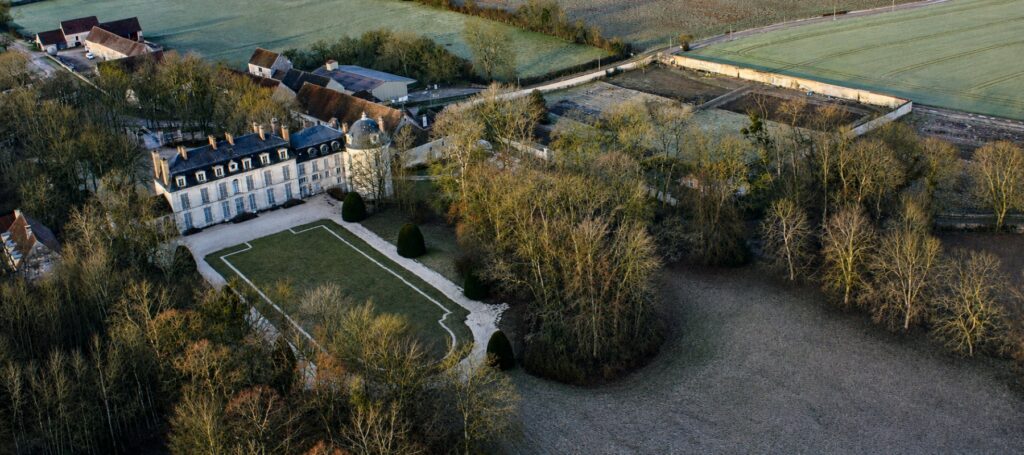 chateau des barres yonne vue aerinne chateau des barres yonne vue aerinne