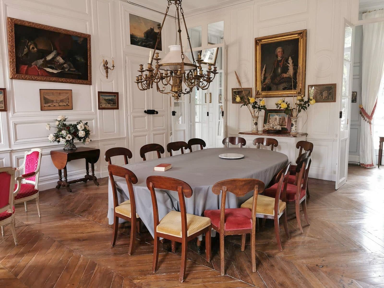 interieur salon chateau des barres