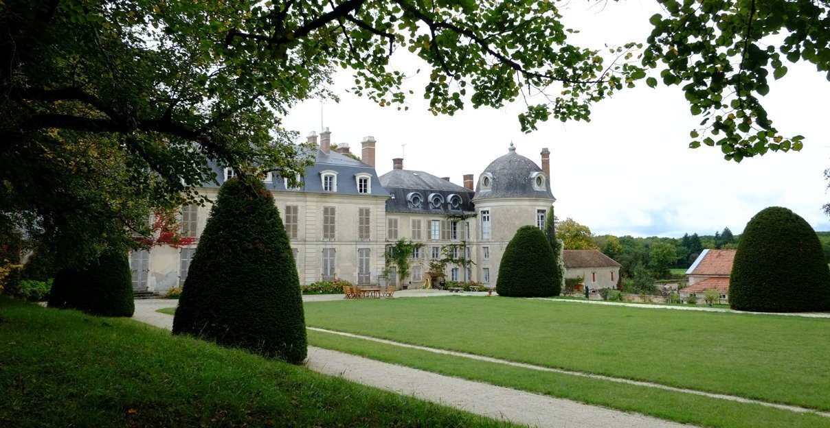 parc yonne saintpuits chateau des barres devanture proche paris