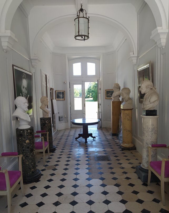 proche paris chateau des barres parc devanture saintpuits yonne
