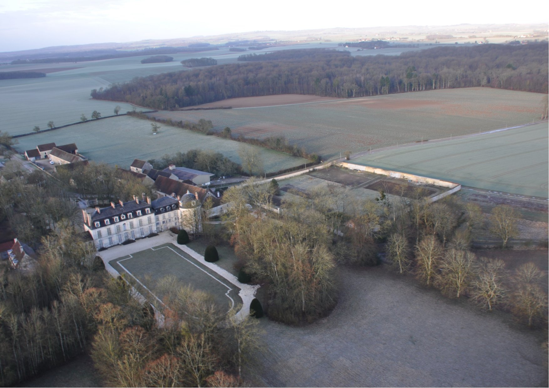 vue aerienne chateau des barres